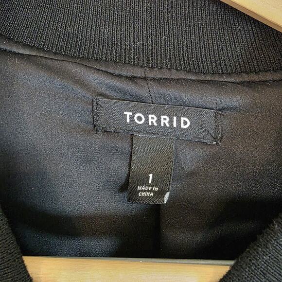 Torrid Jacket With Floral Embroidered Details Size 1 - Picture 3 of 4